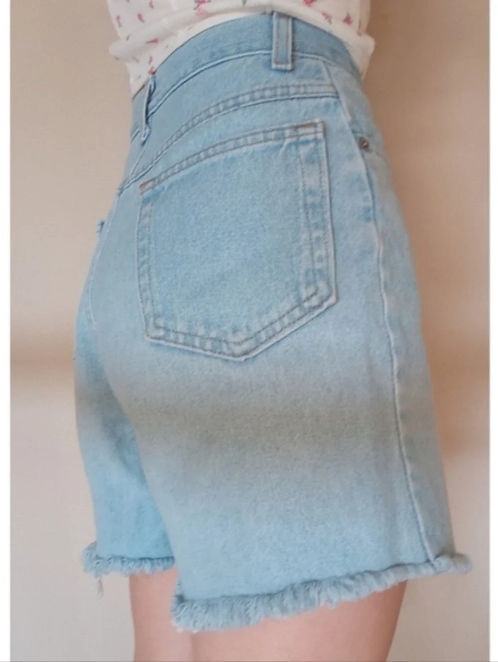 Faded Glory vintage 1990s rigid denim 100% cotton high-waisted light wash shorts